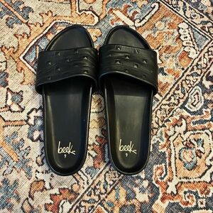 Beek size 9 sandals